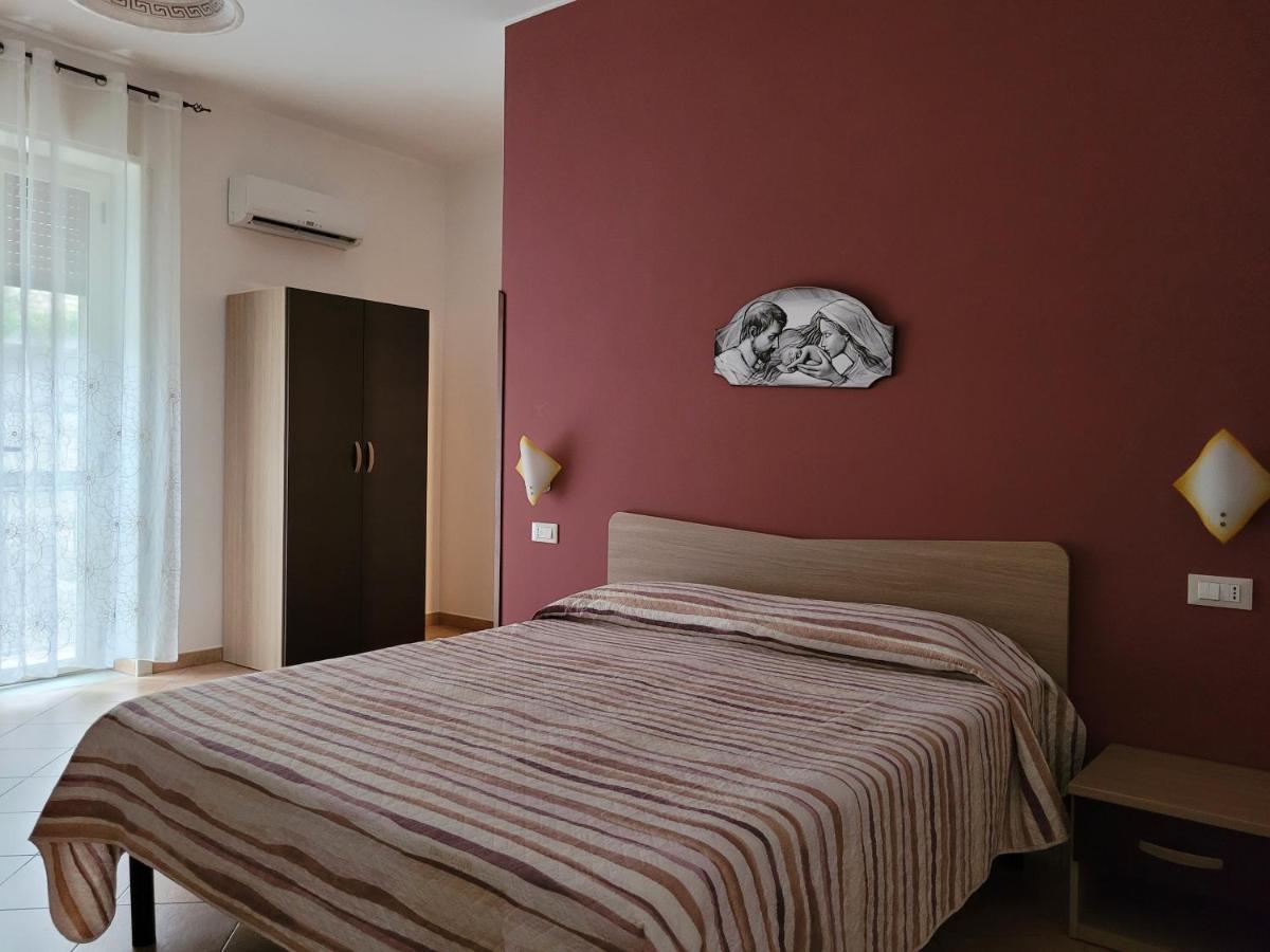 B&B La Filanda Шилла Екстер'єр фото
